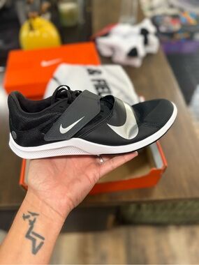Nike Rival Jump spikes